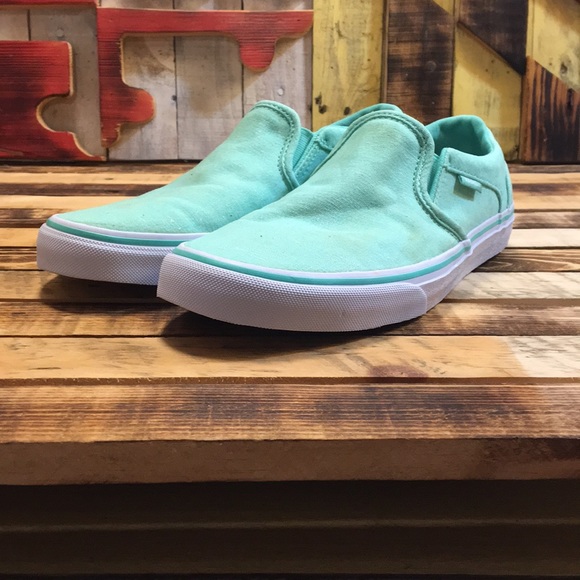 Vans Shoes - Vans classic women's size7.5